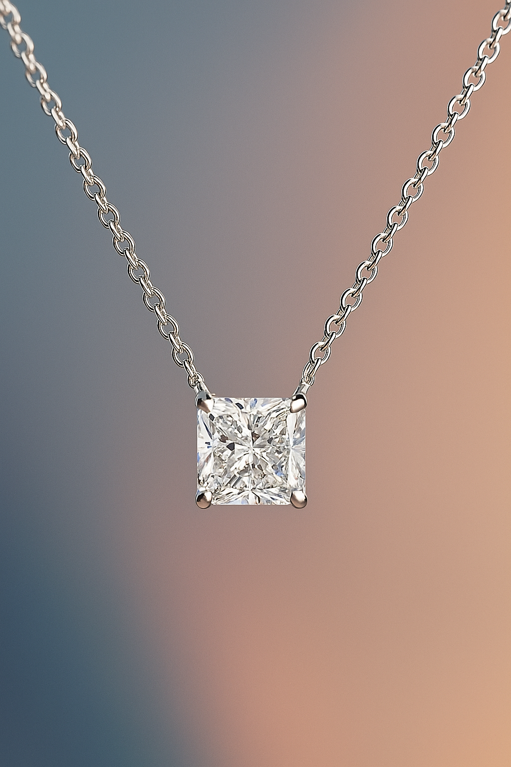 Halskette mit Anhänger aus 925er Sterlingsilber mit unregelmäßiger Zirkonia-Beschichtung und geometrischem Quadrat