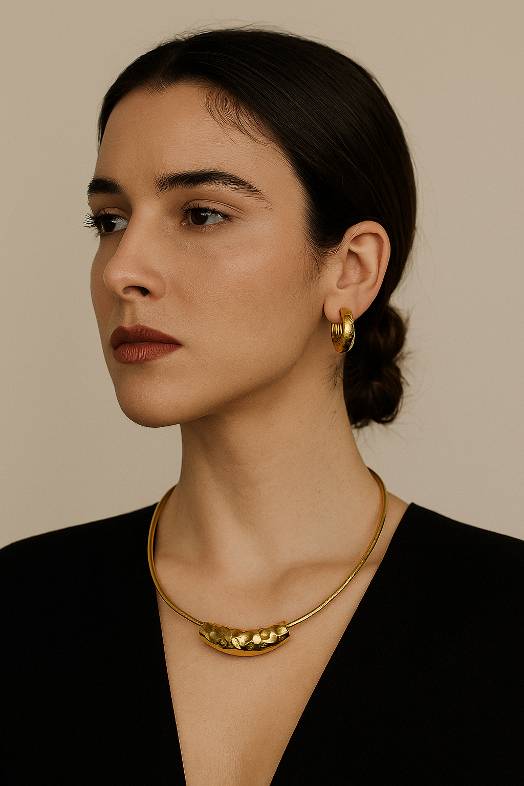 Minimalist 18k Gold Plated choker Snake Chain Jewelry 316L Stainless Steel Necklace with textured geometric centerpiece